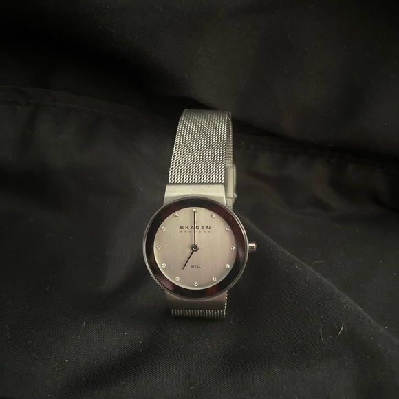 Skagen Silver and Black Mesh Watch - Picture 1 of 1